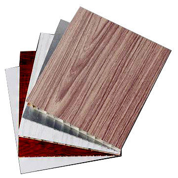 5 mm bis 200 mm Aluminium-Honeybomb-Verbundplatte mit PVDF-Beschichtung Holzfarbe