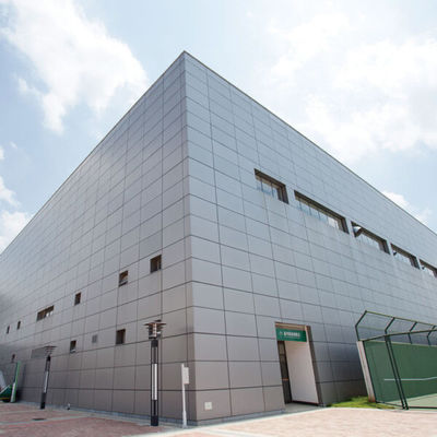 Anodisierte oder pulverbeschichtete Oberflächenveredelung Aluminiumplatten mit anpassbaren Designs für Fassadenkonstruktion und Dekoration